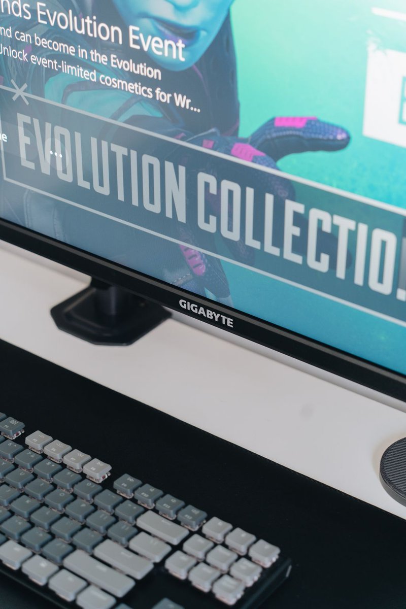 AorusOfficial's tweet photo. Oliur has found the ideal all-in-one monitor, AORUS M32U!🔥 Clean Setup with Great Vibes!
Join #AORUSSetUp, share your PC setup, and win a gaming monitor! >>https://t.co/oNxMzWaRgd
#AORUS #AORUSSetUp #AORUSCHALLENGEMODE #M28U https://t.co/vbjzFMsR6o