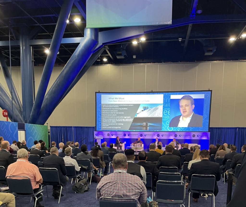 SteveGLouis's tweet image. 1st #Breakbulk Conference 👍👍👍
Daniel David, CEO of @DetectTechAI and I got to hear from business leaders how they improve #productivity and #safety in their ports, warehouses, and staging yards.
Message me to discuss: #logistics #quality #technology #heavylift #supplychain