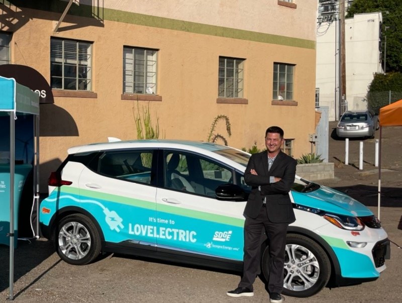AsmChrisWard's tweet photo. Exciting to see some of the latest Electric Vehicles available at the Hillcrest Drive Electric Event! Huge thanks to @SDGE and @CAL_ETC for advocating for #EVs and for your continued support of the @LGBTcenter.
#NDEW2021 #DriveElectric https://t.co/E0oQad2l1l