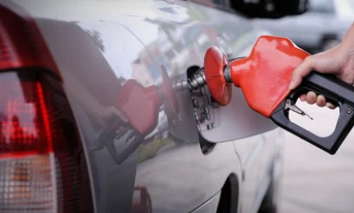 FromOct1,petrol price will be Rs127.30/ltr,high speed diesel Rs122.04/ltr,kerosene oil Rs99.31 & light diesel oil Rs99.51/ltr.In a press release,FinanceDivision said(Ogra)worked out higher petroleum prices based on increased prices in Intl market& exchange variation in last2weeks