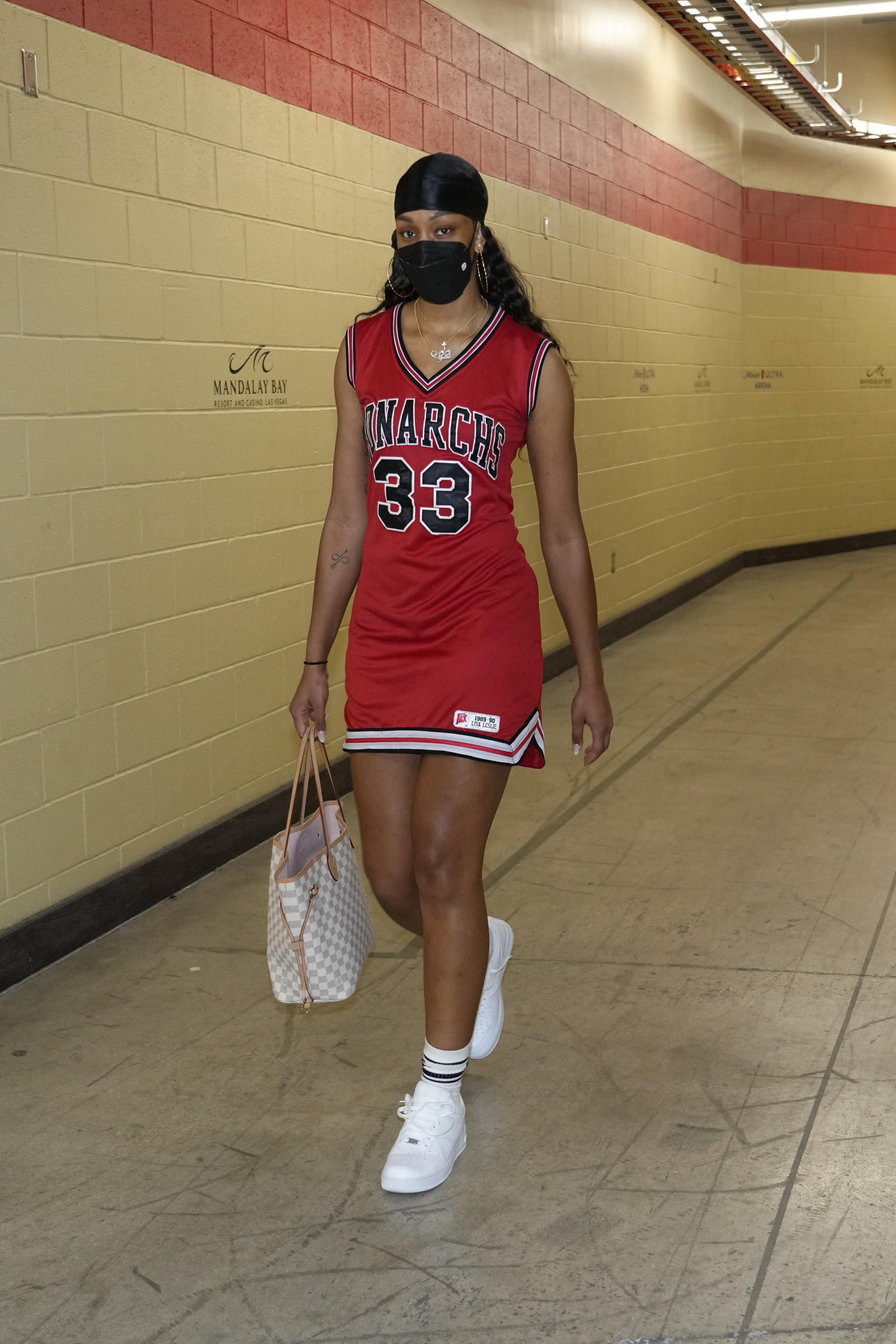 baddie basketball jersey outfits for ladies