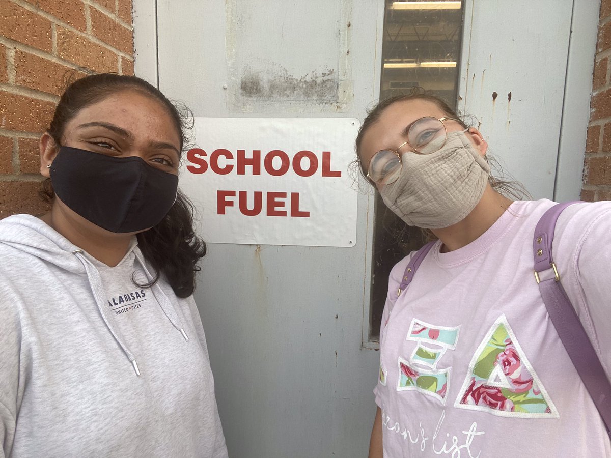 Thursday’s are for School Fuel!! 🍎 #volunteering #philanthropy #schoofuelsmtx