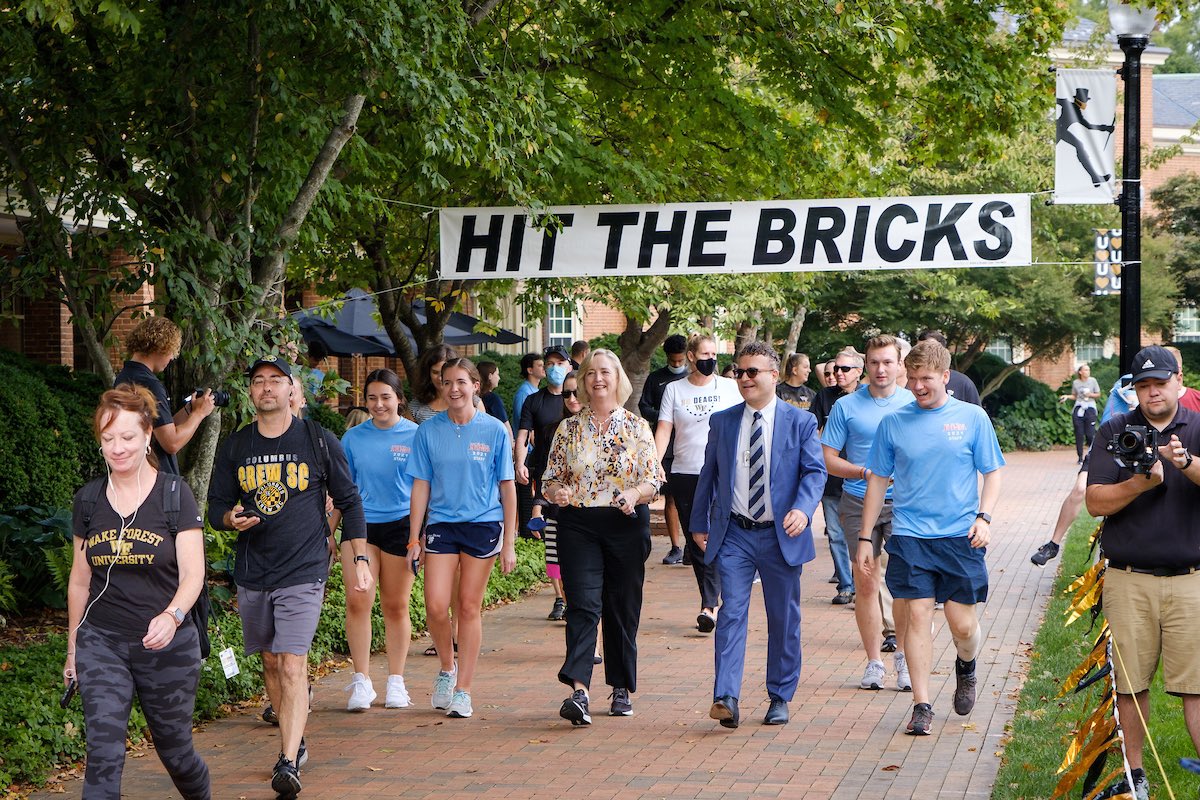 WakeForest's tweet photo. 🧱 22,789 laps around Hearn Plaza 

🧱 1,693 runners

🧱 146 teams

🧱 $200,787.85 raised for the #BrianPiccolo Cancer Research Fund

🧱 1 perfect day at Wake Forest 

#ProHumanitate #GoDeacs https://t.co/AOmtPiJOpB