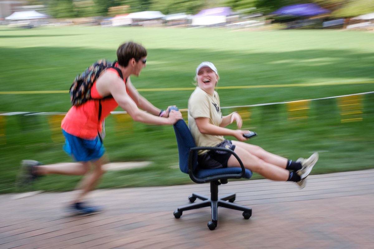 WakeForest's tweet photo. 🧱 22,789 laps around Hearn Plaza 

🧱 1,693 runners

🧱 146 teams

🧱 $200,787.85 raised for the #BrianPiccolo Cancer Research Fund

🧱 1 perfect day at Wake Forest 

#ProHumanitate #GoDeacs https://t.co/AOmtPiJOpB