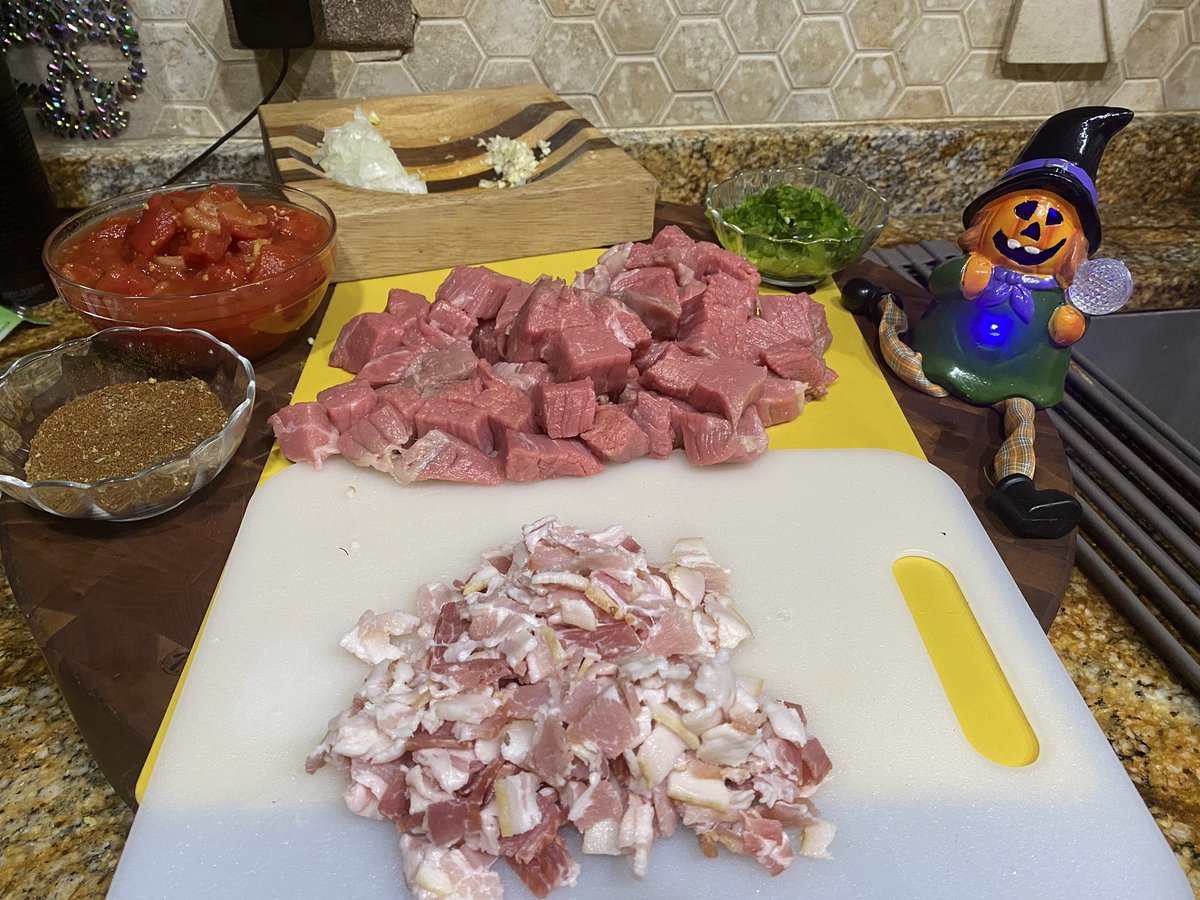NightRiderTunes's tweet photo. Sneak peak - cooking #keto #nightkitchen 😋 https://t.co/U3DyKfrjQG