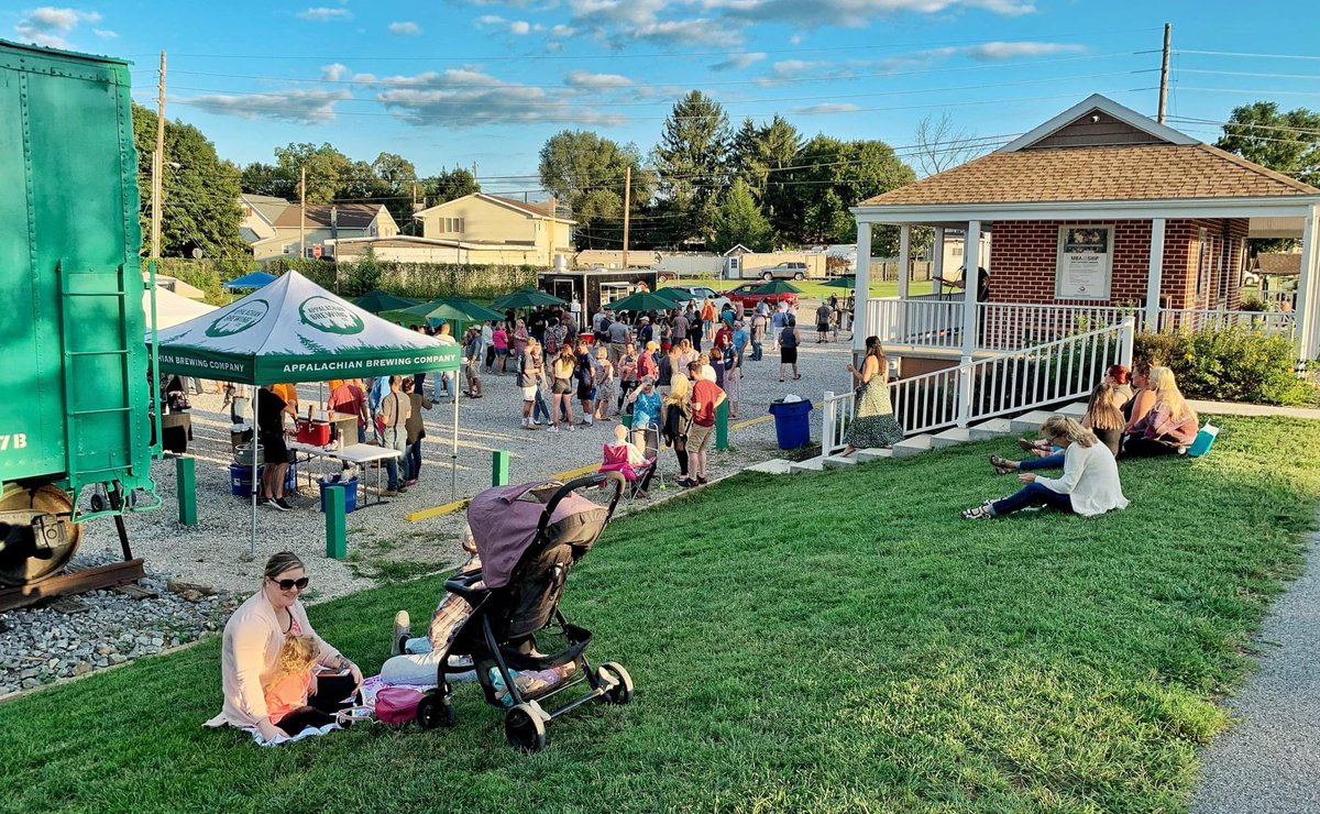 CVRailTrail's tweet photo. Only one more #ShipFirstFridays left in 2021! We've got gorgeous weather, delicious food & great live music ready to go: THREAD https://t.co/7expbUU7Pk