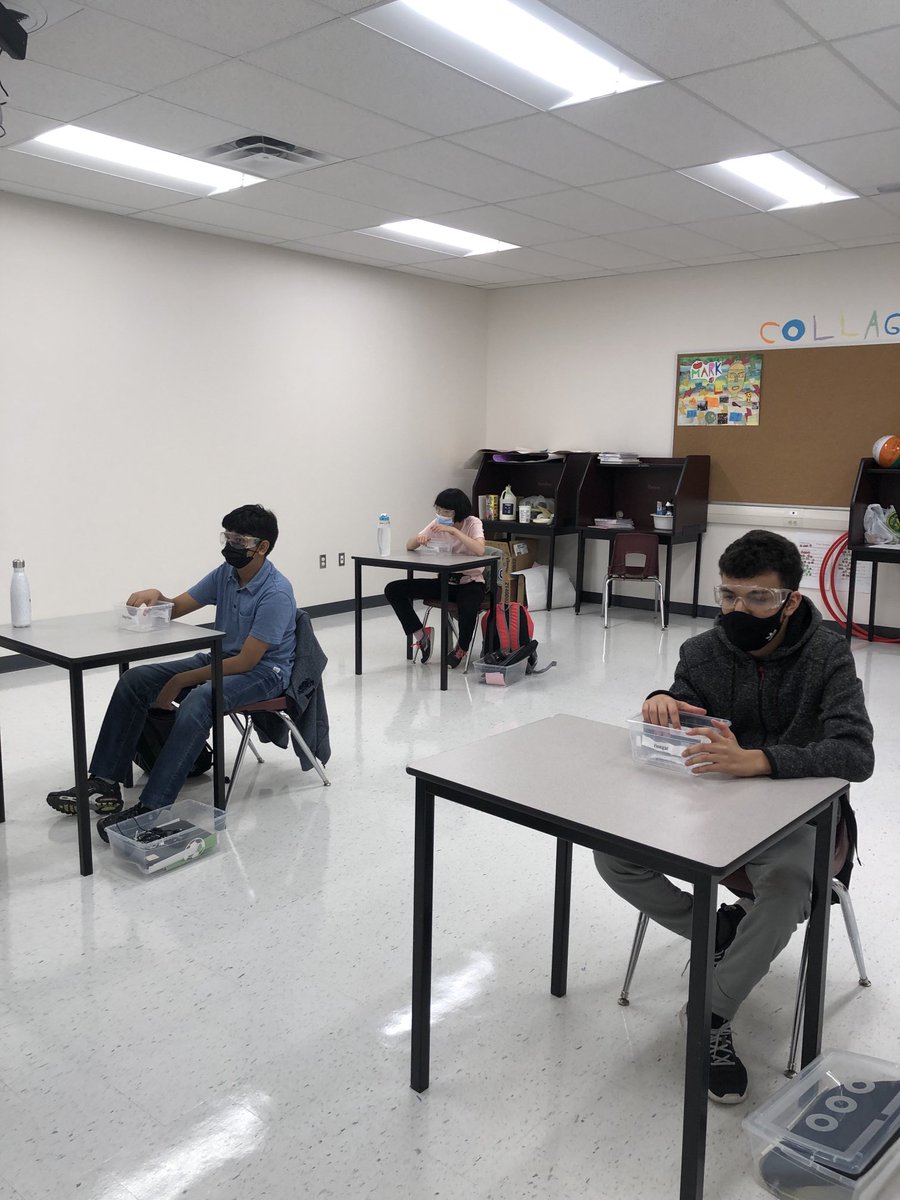 HumeraQadeer's tweet photo. Scientific Inquiry by ASD Voc1 Students
Students have investigated different liquids to see which one will clean the tarnish off a penny. ⁦⁦@GlenforestSS⁩ ⁦@PeelSchools⁩ https://t.co/Y4znYOARkv