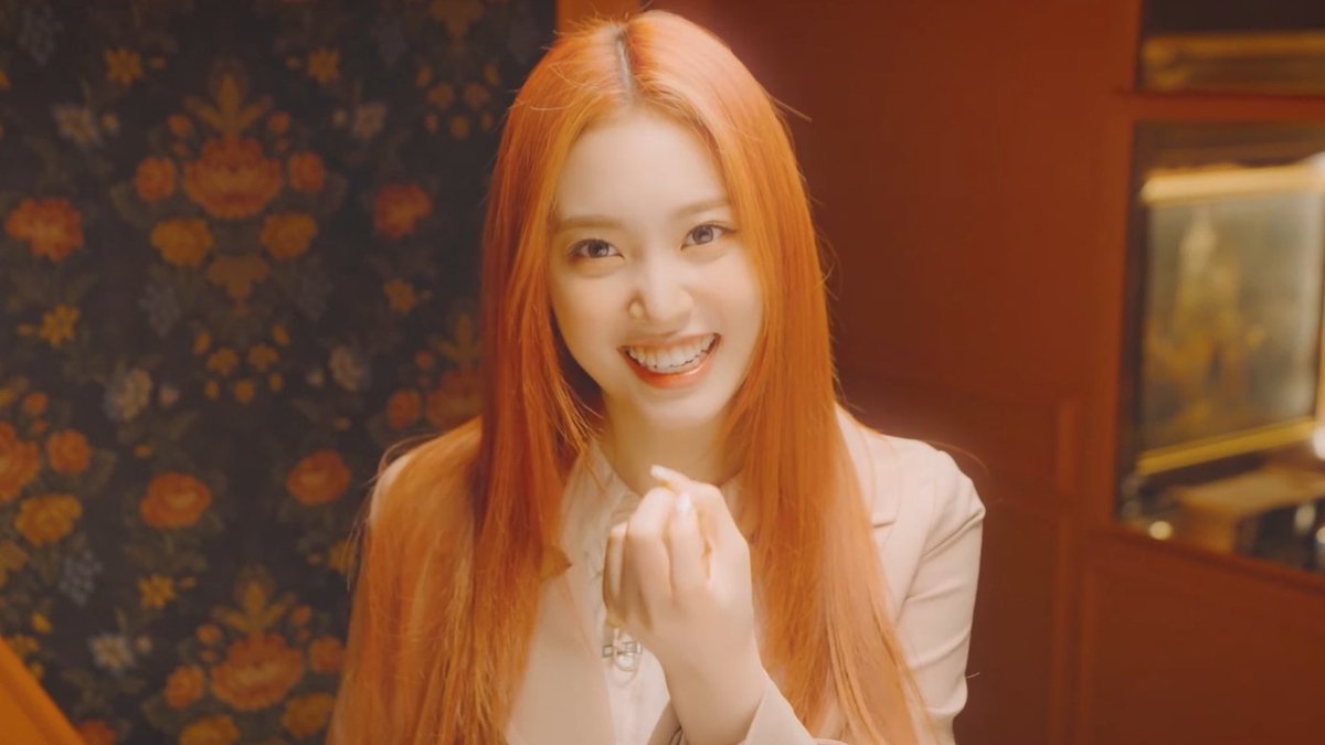 she lives in my head #조아