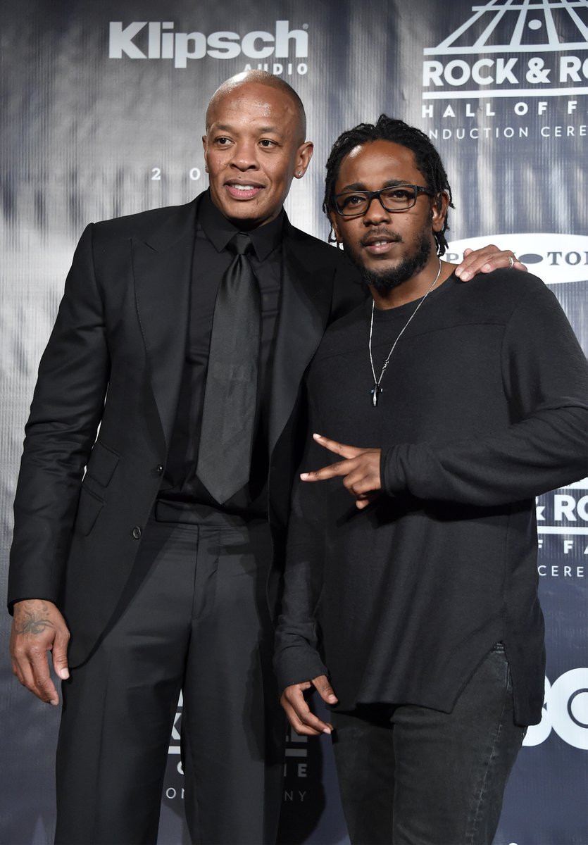 BleacherReport's tweet photo. Performers for Super Bowl LVI have been announced

▪️ DR. DRE
▪️ KENDRICK LAMAR
▪️ SNOOP DOGG
▪️ EMINEM
▪️ MARY J. BLIGE

What a lineup 🔥 https://t.co/JQqouIkP4k