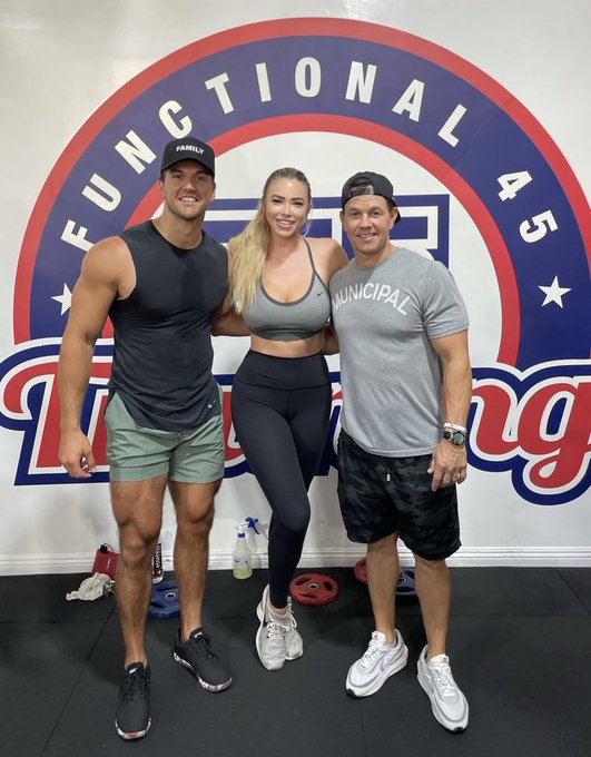 Gotta train with the goat today! ??? 
#MarkyMark https://t.co/ttLSWHqALh