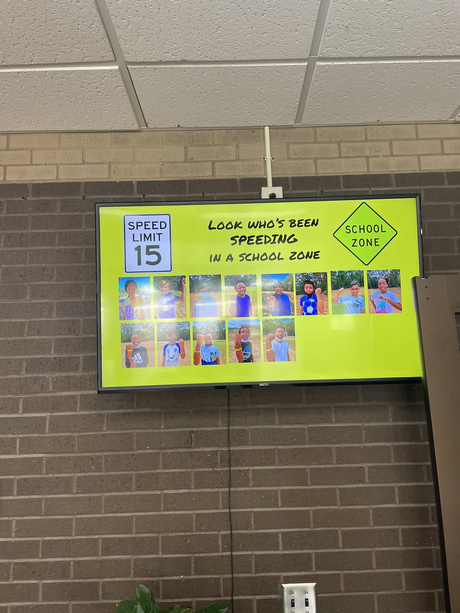 ECS_Speed's tweet image. Elementary students earning 15mph bands in gym class #speedinginaschoolzone