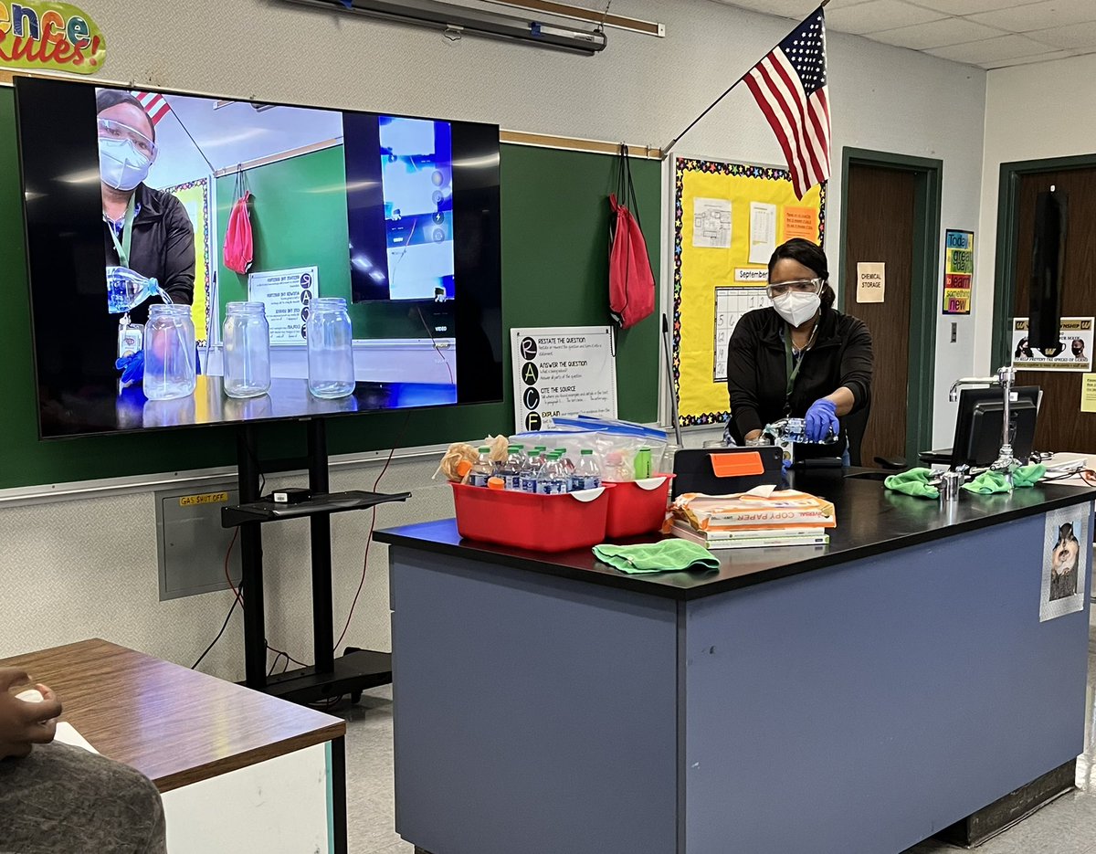 skellerCIMS's tweet photo. Ms. Williams and her students use the scientific method to answer: “Which combination of 3 ingredients will cause a chemical reaction?”#ScientificMethod #WarrenWill #DiscoverCIMS https://t.co/HGPRZ0H1D8