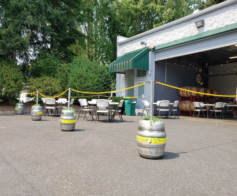 MJBrewery's tweet photo. All that's missing is YOU! We're open 'til 8pm so stop by for your favorite #macandjacks beer today.

#RedmondWA #PNWbeer https://t.co/NlaVHSErFb