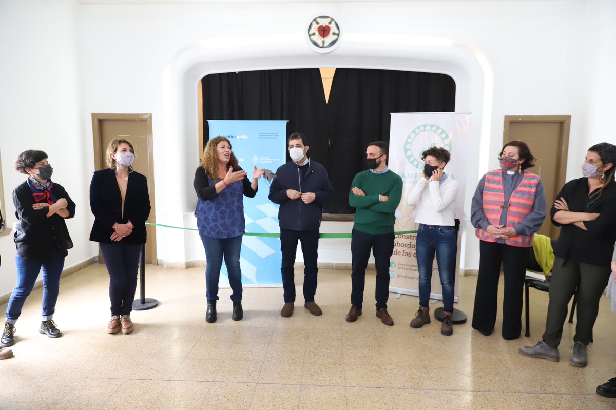 Sedronar's tweet photo. La secretaria @torresgabito inauguró una nueva Casa Convivencial "La Marabunta" en #SanMartín junto al intendente @fmoreiraok y el diputado nacional por Bs. As. @Leonardo_Grosso.

Esta casa se suma a las 50 que integran la #RedSedronar. https://t.co/wjdCcyEfty
