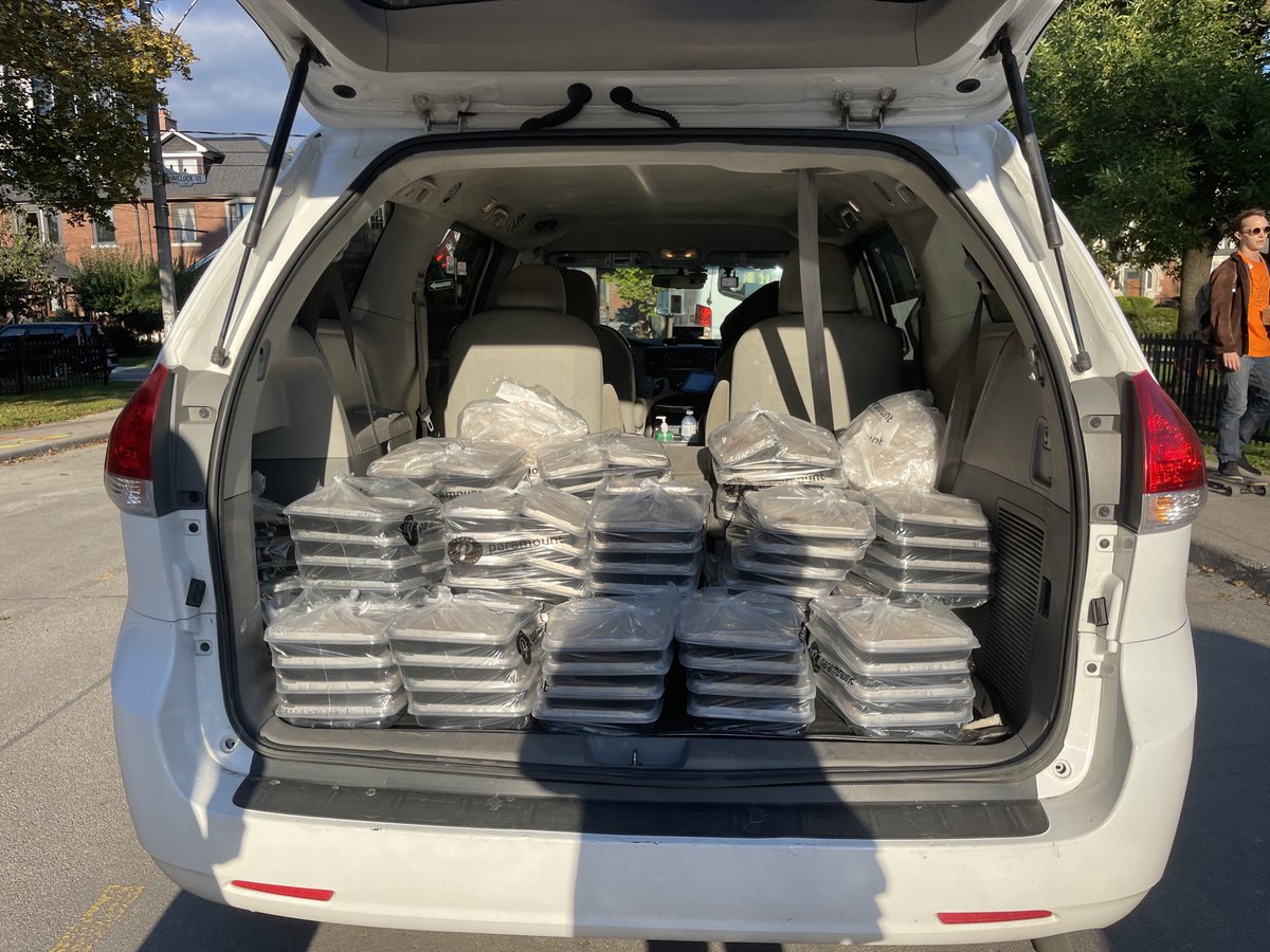 nejsnave's tweet photo. Can literally hear ppl as we are unloading ... "Paramount's here, Paramount's here ..." 🙂look at that line! thank you @ParamountFoods for these amazing meals and supporting this event today! 75 vegan and 75 chicken dinners. 🙏🙏🙏 #unityjam #toronto https://t.co/ZWFSvU5wF7