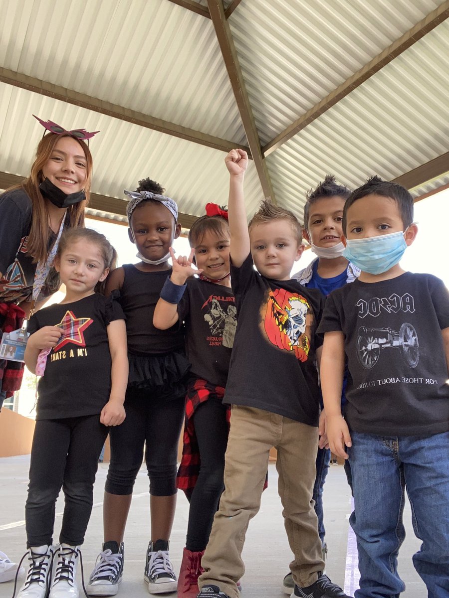 Pre K Heroes are rock stars 💛🤟🏻 #TeamSISD <a href="/PurpleHeart_ES/">Gloria Aguirre</a>