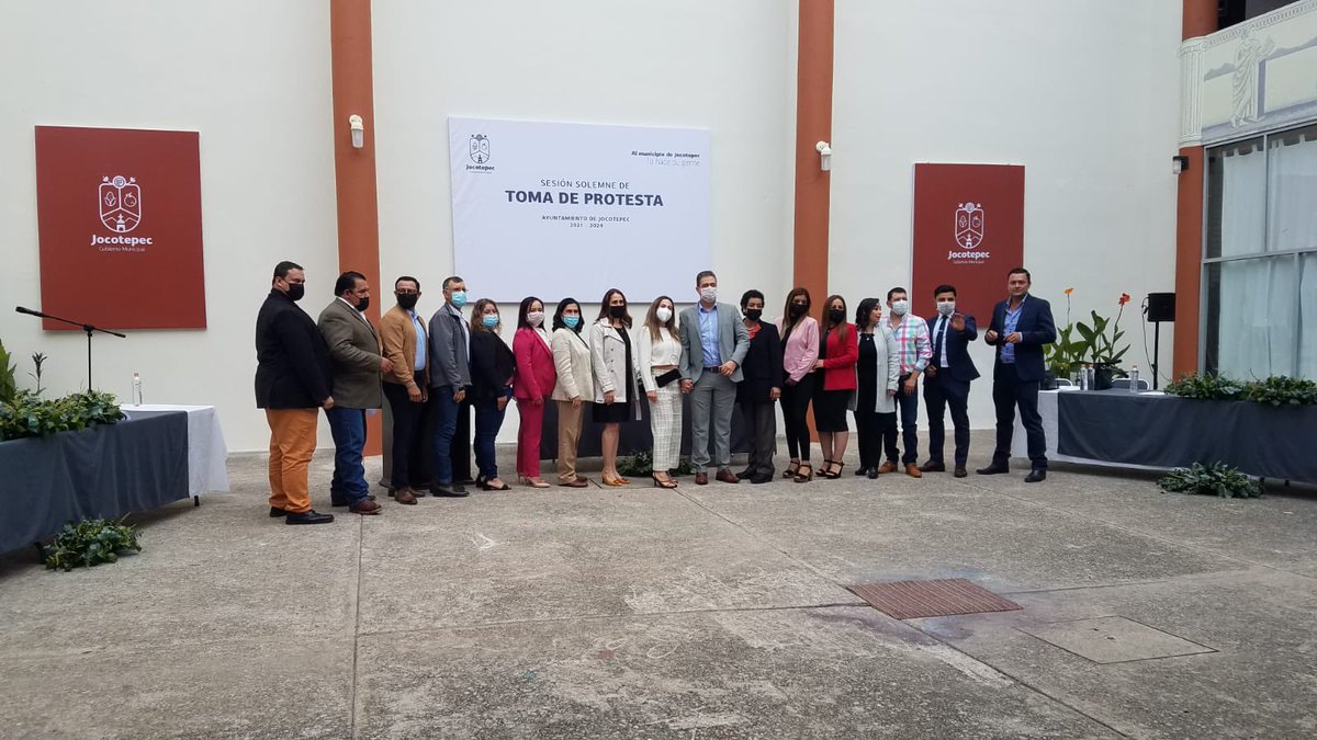 AnaElenaHernan9's tweet photo. Hoy acudí con la representación del Gobernador Enrique Alfaro a la Toma de Protesta de la Administración Jocotepec, Jalisco 2021-2024. Se refrendó el compromiso de coordinación y apoyo al municipio. https://t.co/uVWhxHGZTK