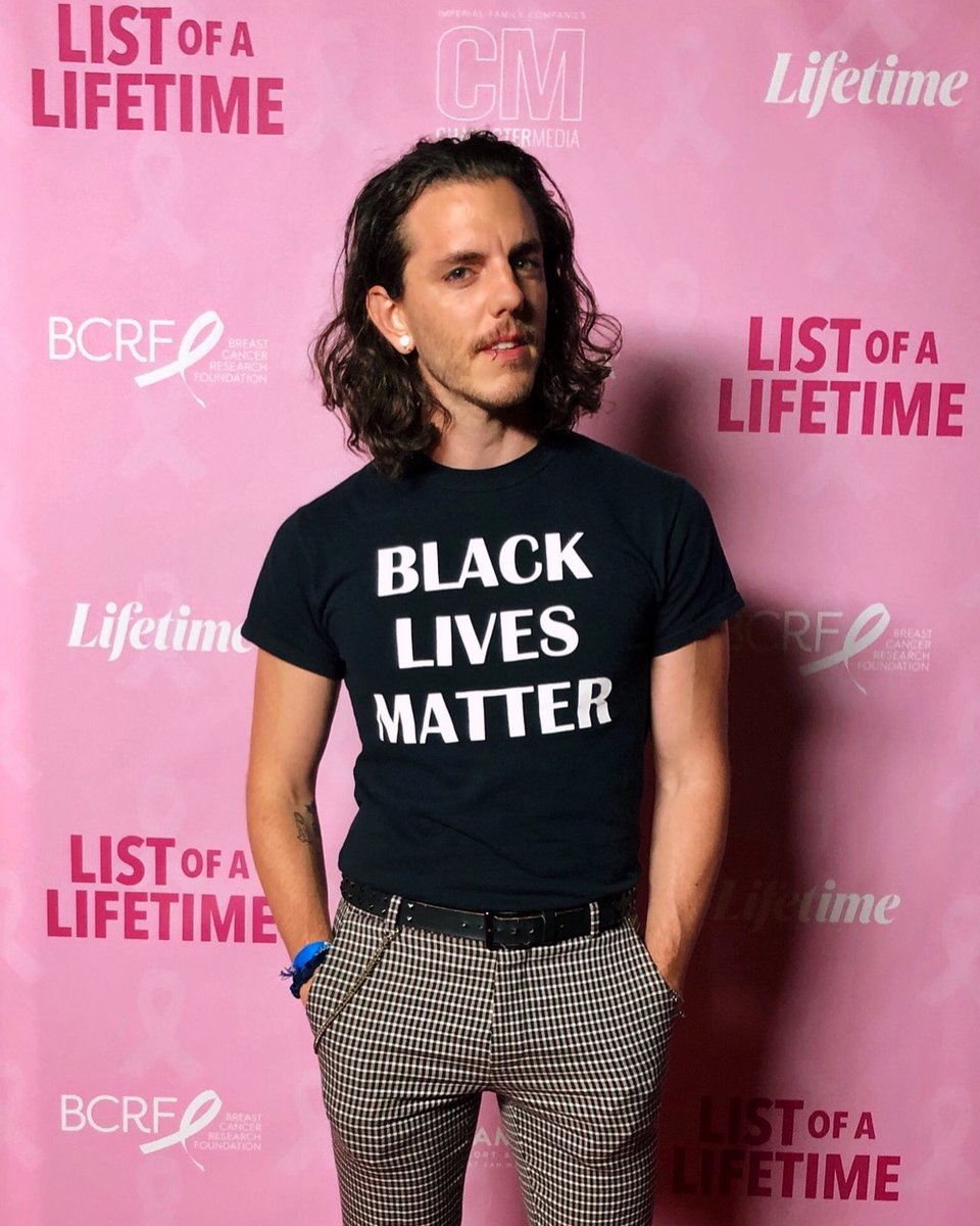 shinersounds's tweet photo. Red carpet maverick binches. 👹 Last night at the premier of #ListOfALifetime !! Such a fun + inspiring event uplifting breast cancer awareness + AAPI stories + creatives. Plz support @BCRFcure + breast cancer research so we can find a cure! 💪🏼💖 https://t.co/Sf87Yw5jOZ