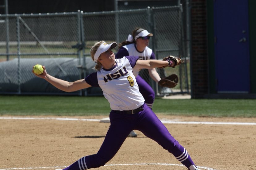 8️⃣ more days! 🤠🥎 #alumniday