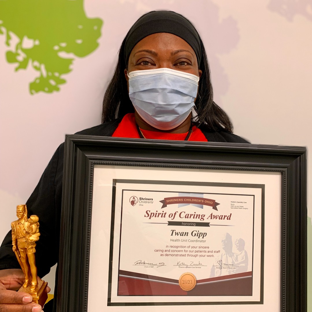 ShrinersOhio's tweet photo. Tears of joy from our Spirit of Caring Award recipient Twan Gipp! This is our premier recognition of exceptional employee contributions towards fulfilling our mission. Twan is a reassuring presence, comforting patients before and after surgery. Congrats Twan! ❤️ #SpiritofCaring https://t.co/gss2NLjuRi