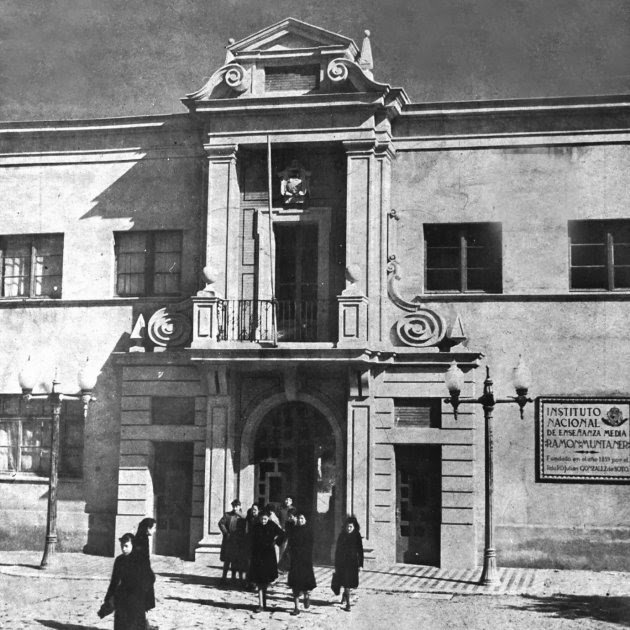 #TalDiaComAvui de 1839 obria portes a Figueres el Col·legi d’Humanitats, actualment IES Ramon Muntaner. Seria el primer centre d'ensenyament secundari públic i laic de la península ibèrica. Fundat per iniciativa de l'Ajuntament de Figueres.