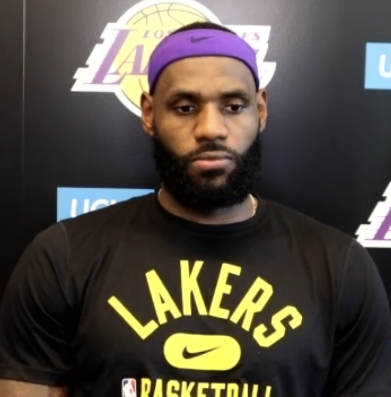 RyanWardLA's tweet photo. Headband LeBron... https://t.co/T4yJQYDzdy