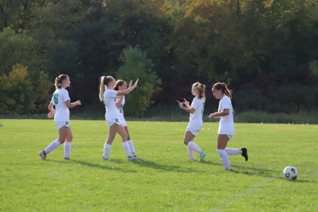 EHSCatbacker's tweet photo. Great win Eagan! 5-2 over Lakeville South! #rollcats #epaw https://t.co/19pJI2dCg9