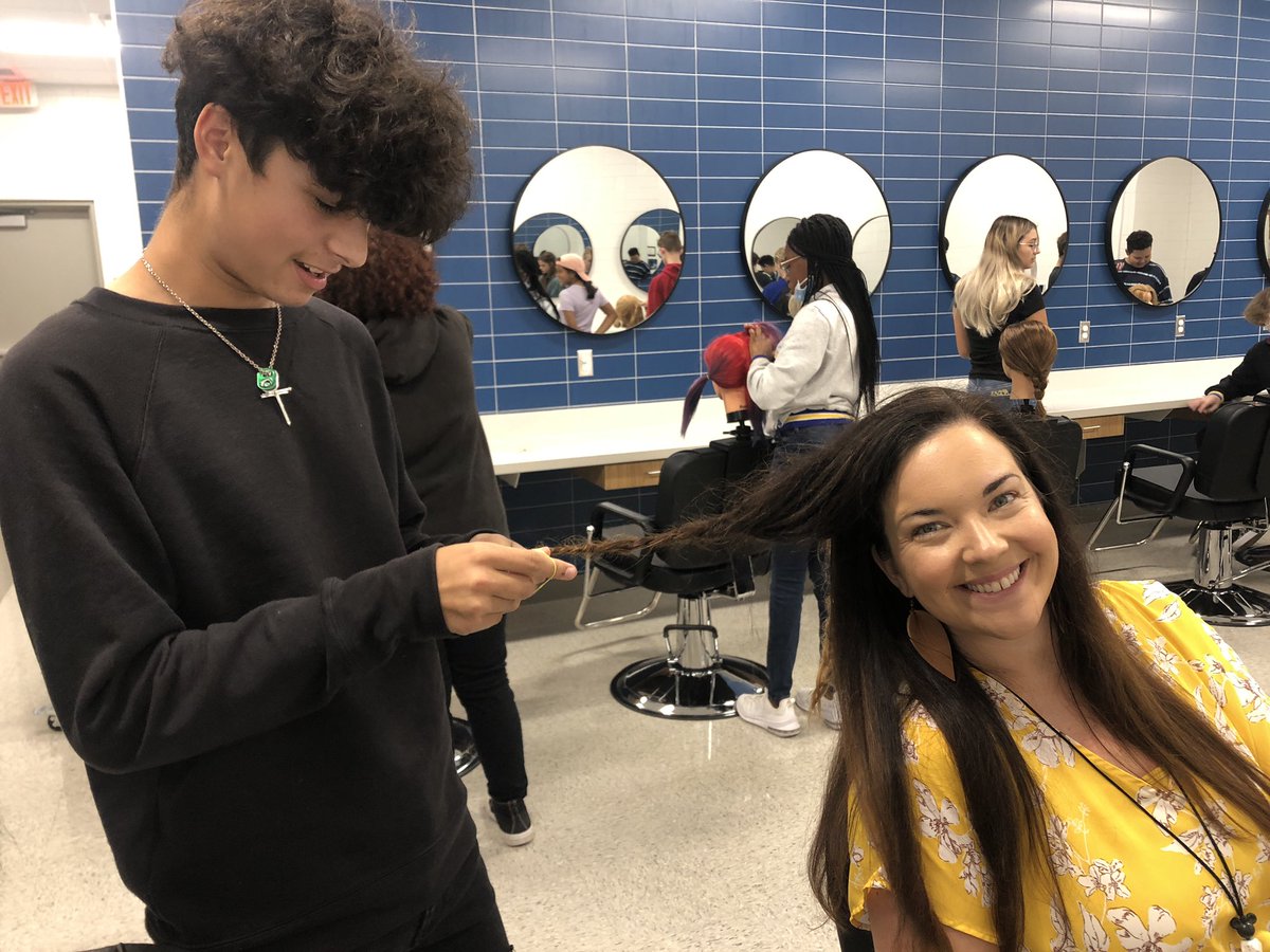Rigginsbraves's tweet photo. Loving my Freshman Academy stylists today during Cosmetology week. #cisdbraves https://t.co/XnitA9WTkm