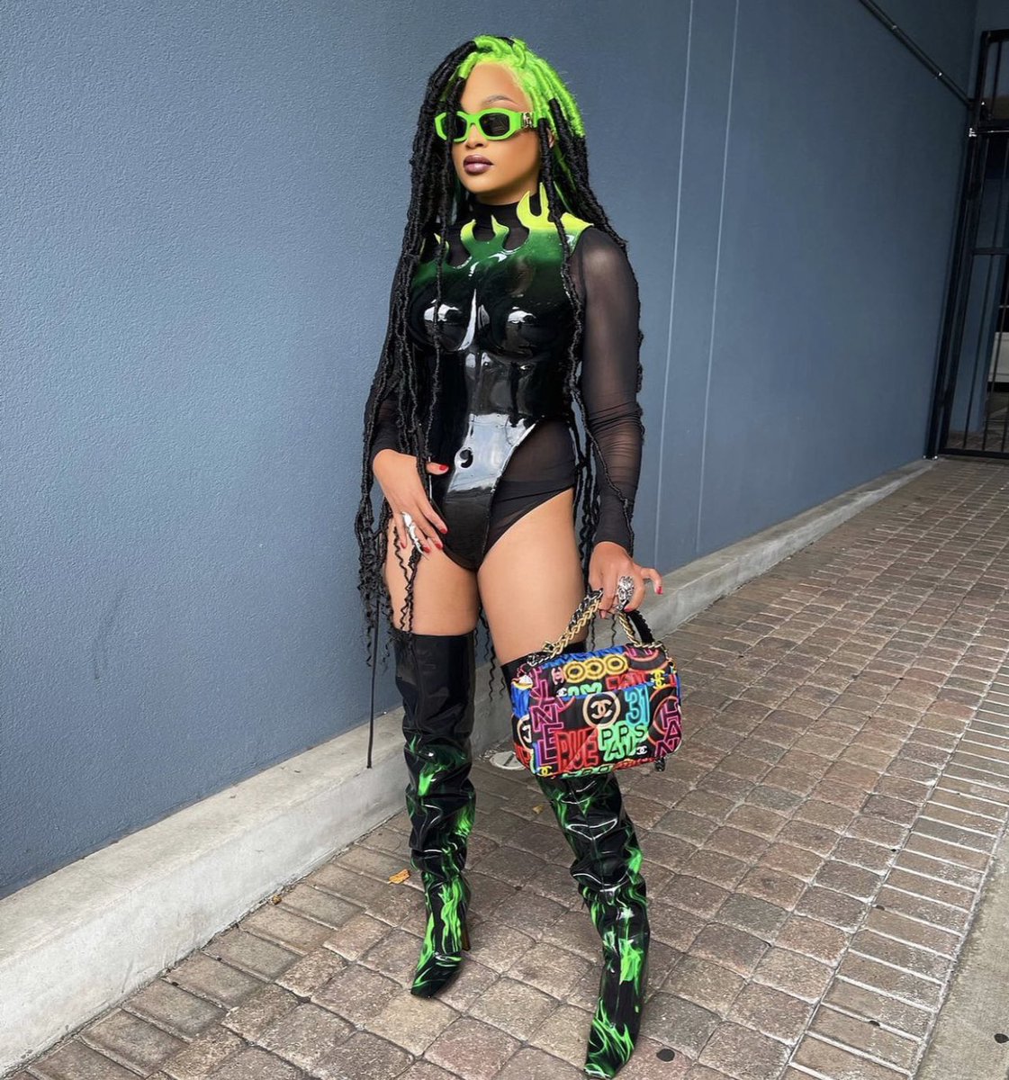 __camaro_'s tweet image. Y’all know who be eating the gworls up? Lonzo !!!!!