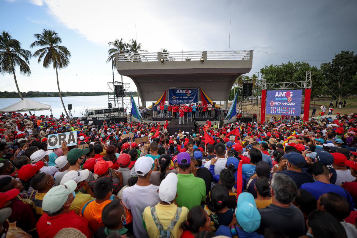 pinfantea's tweet photo. #DeltaAmacuro ¡A la batalla! ✊🏽

Gracias a los deltanos y deltanas que nos recibieron con tanto cariño y alegría. 

Aquí está la fuerza chavista que una vez más reafirma su compromiso y lealtad para sellar una nueva victoria ¡Venceremos!🇻🇪❤️

@dcabellor 
@PartidoPSUV https://t.co/lHd6GCnW9j