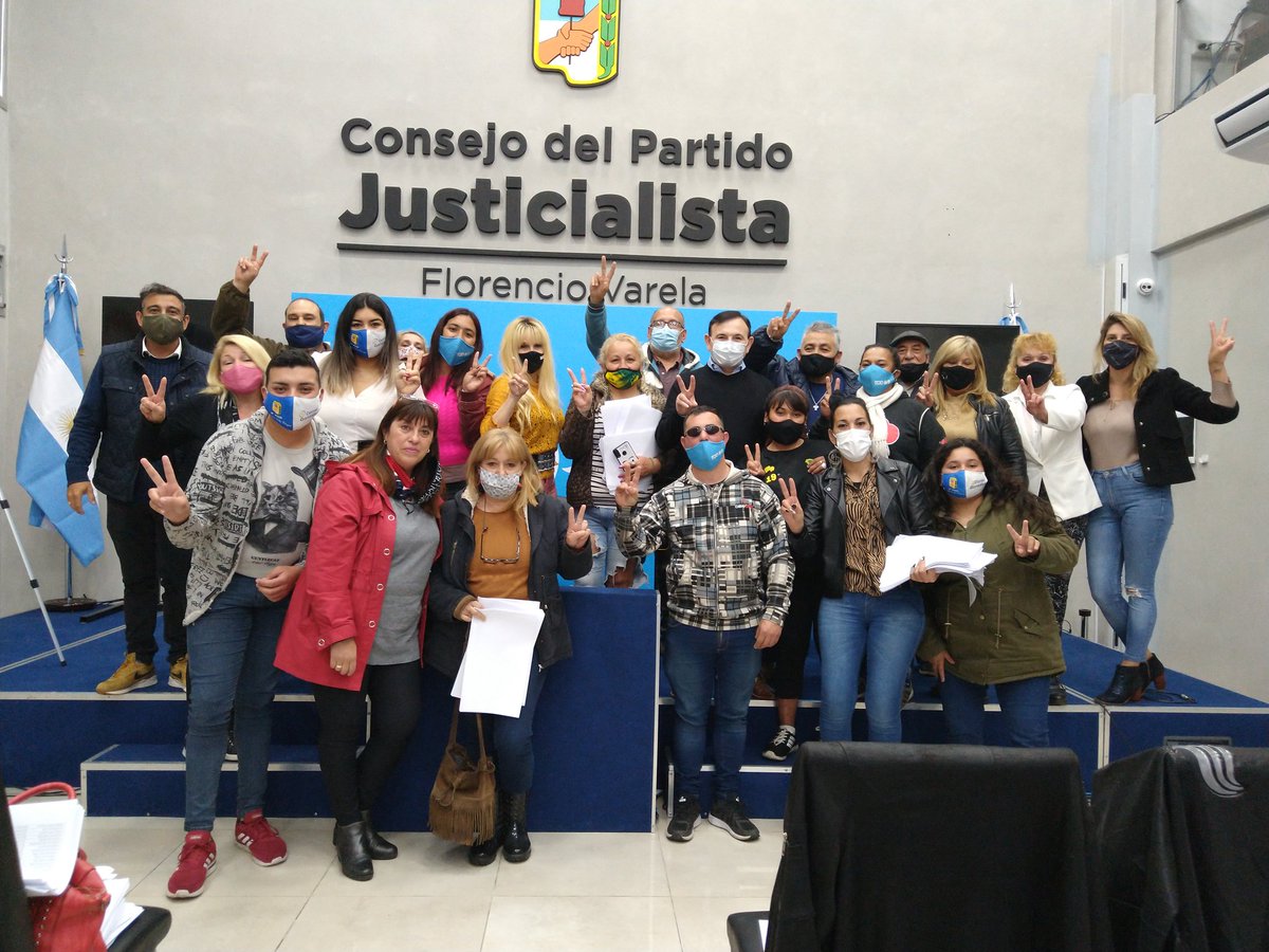 vjuarez3976's tweet photo. Está tarde participamos junto a dirigentes  en el PJ de Florencio Varela dónde Coincidimos en Seguir trabajando   🇦🇷💪❤️ #MasUnidosQueNunca en la Reconstrucción Argentina 🇦🇷 Sigamos Cuidando  los sueños de tod☀️s 🇦🇷 #ArgentinaUnida  #Todos 
#VictorJuarez https://t.co/AjxAw3Iv31