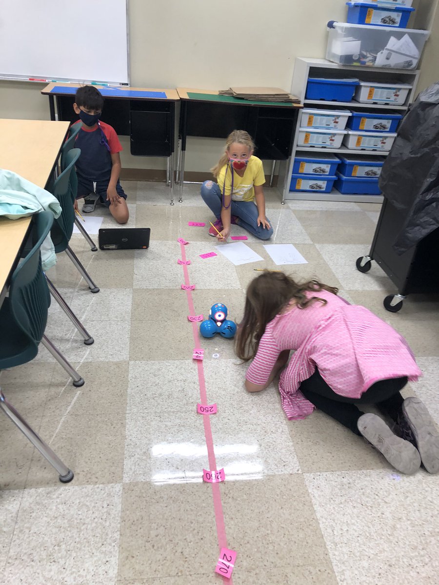 TeacherTrone's tweet photo. We practiced rounding 3 digit numbers to the nearest 10 using the robots in the innovation lab during math time! Rounding practice &amp; coding practice! #rowvastrong #rowvaelem https://t.co/7ixMIwagke