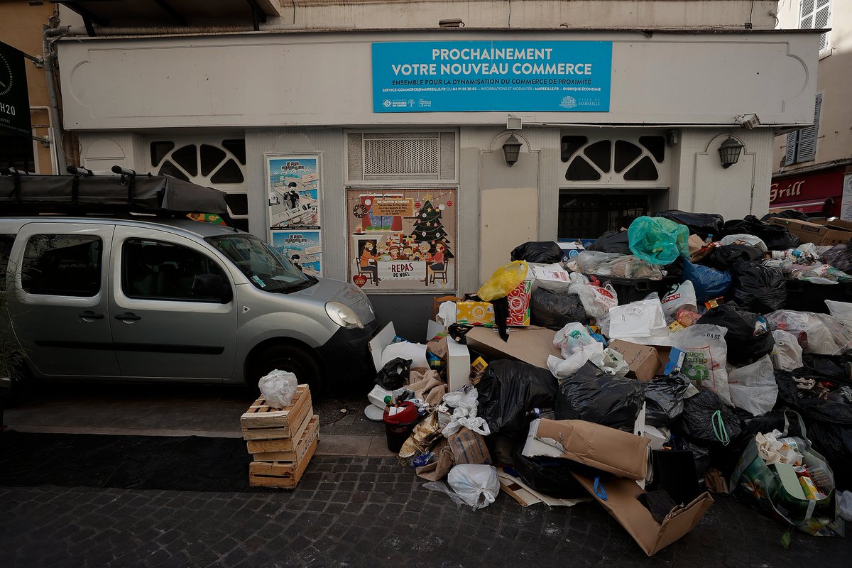 Because garbage. Because garbage. Of poverty and plastic. Gigo garbage in garbage out. места хранения мусора на производстве.