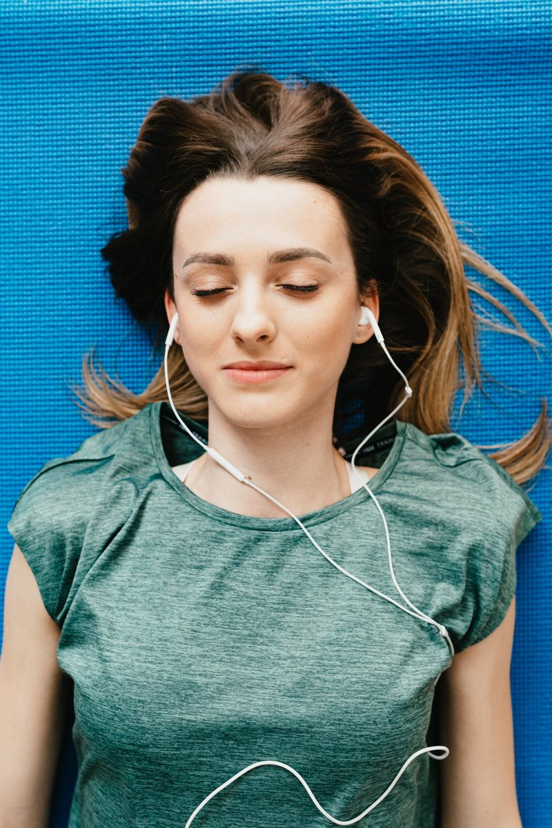 nutriglamorous's tweet photo. Mindfulness is not just the internet's new favorite buzzword; it is a very important practice of staying fully present in your everyday life and appreciating the world around you. Get started with a helpful new article and take the stress out of your day:
 https://t.co/JctOFvk1O5 https://t.co/vblVd4LrAw