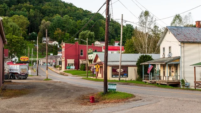 thehill's tweet photo. Rural Americans now dying of COVID-19 at twice the rate of those in urban environments: research https://t.co/RvH0G4CBOn https://t.co/flsR4VinBb