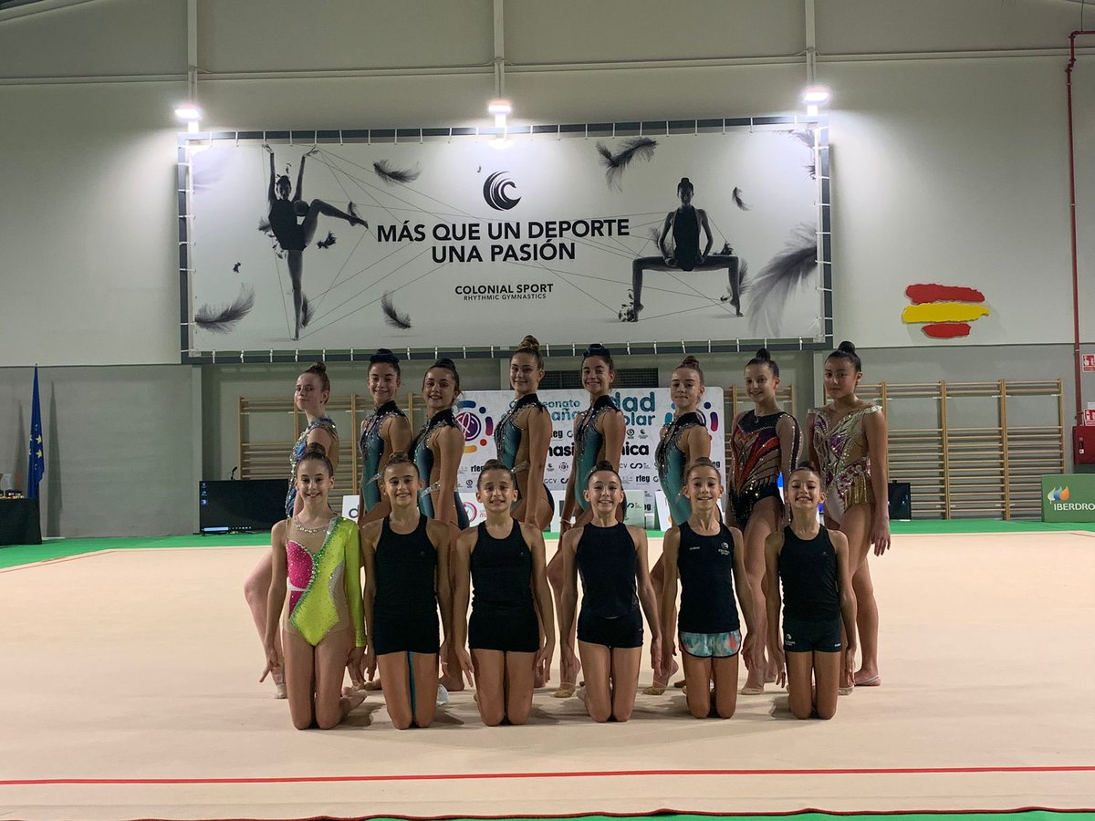 colonial_sport's tweet photo. Hoy hemos realizado en nuestro centro una exhibición con parte de nuestras gimnastas. Deseando que lleguen las primeras competiciones! #TeamColonial 🖤🦢 #ColonialSport https://t.co/S0xsCogpYc