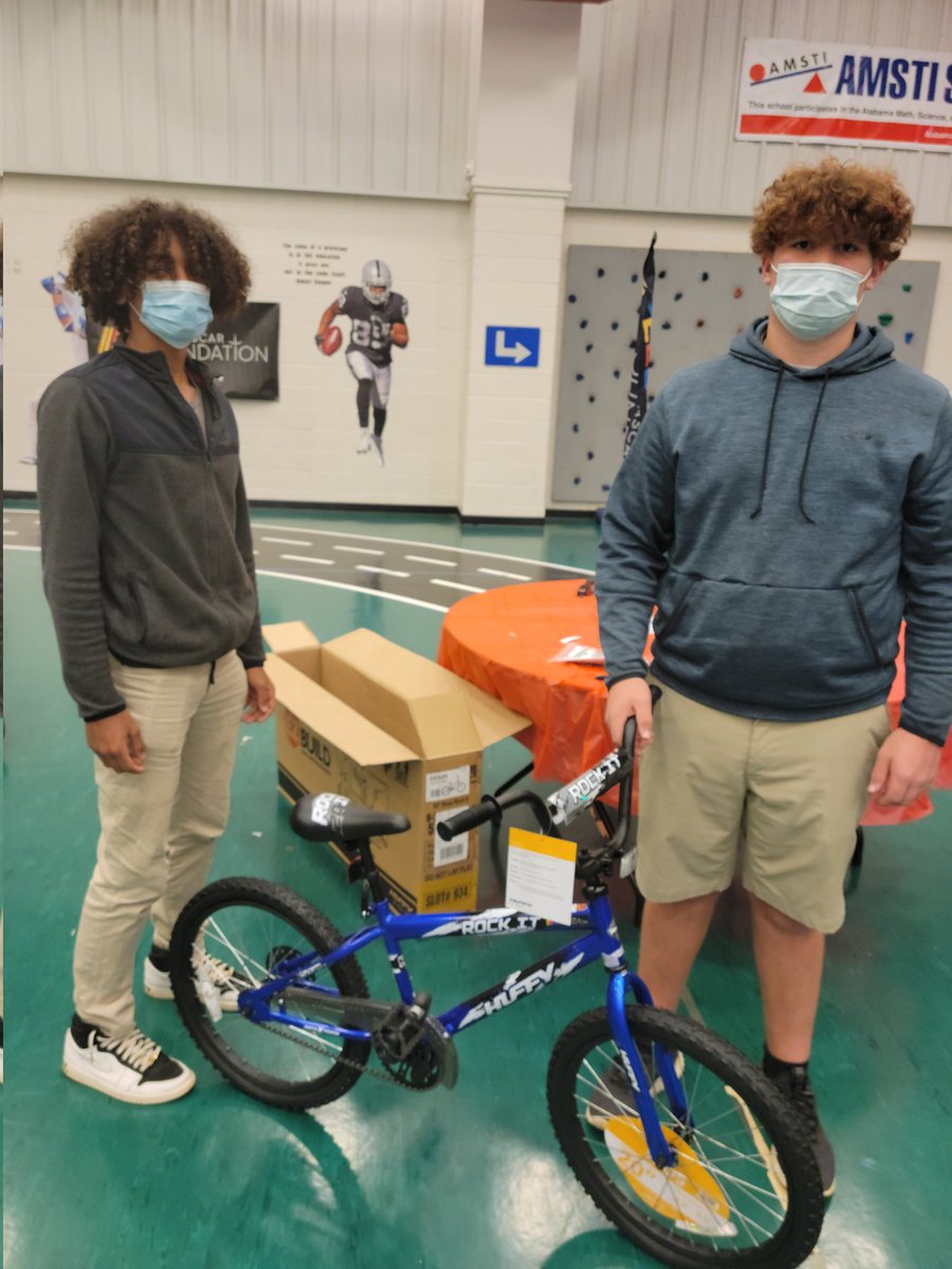 BUILDALABAMA's tweet photo. Building Construction students helped build over 100 bicycles for 3 grade students at Lincoln Elementary School! Skills USA members also traveled to TSS today to help with Speediatrics events. Thank you Mrs. Jones for allowing us the be apart of this great program! https://t.co/K8SiipHG7G