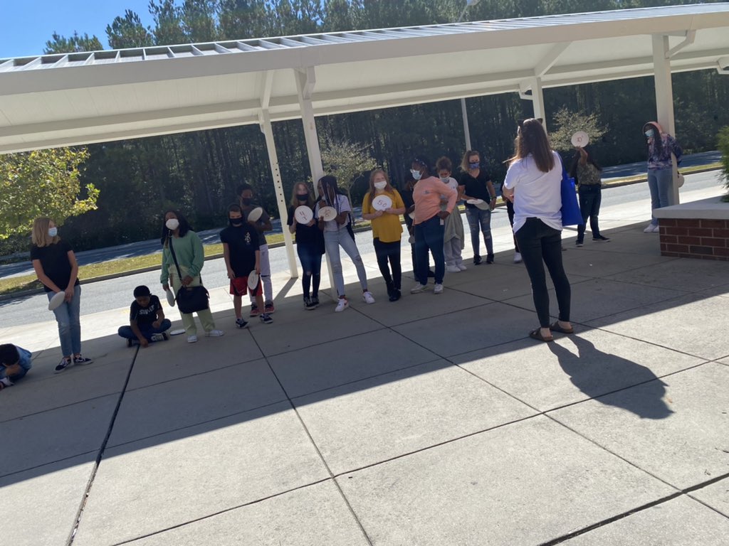 Tina_Taylor84's tweet photo. Ms. Staton’s 6th grade math class. #humannumberline @ElkoMiddle https://t.co/9GffQ4NUXt