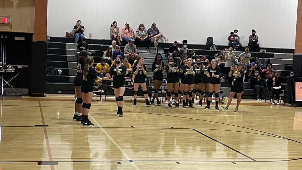 trawickk's tweet photo. The County Championship game between @monroviahawks and @MeridianvilleMS is about to start! @MCSSAthletics #1mmshawks https://t.co/KsicW1gts2