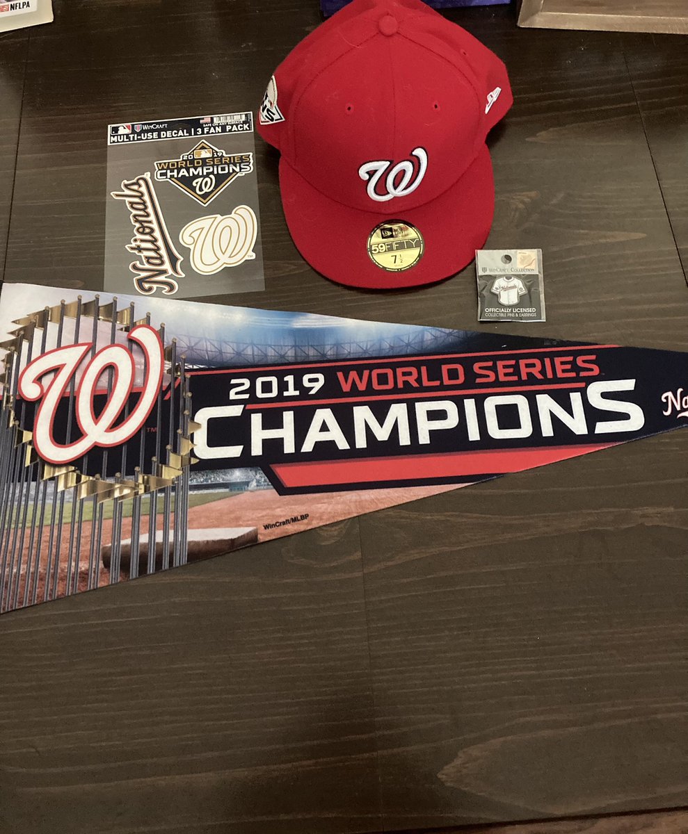 DCSportsNews365's tweet photo. GIVEAWAY: To help commemorate the end of the #Nats season &amp; to show my gratitude for you all helping to support the account! Winner will be picked at 1000 followers. 
To enter: All you have to do is RT this tweet &amp; follow us
along with @TalkNats &amp; @OnePursuitTakes #Natitude https://t.co/kYJkdttlXC