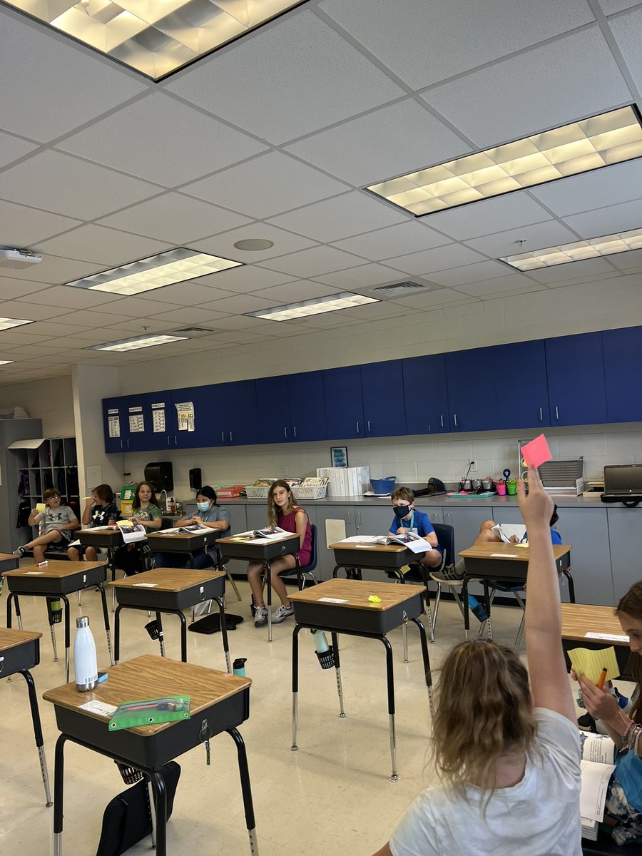 JackieJasko's tweet photo. Our first go at using accountable talk to discuss our ELA text was amazing! Students blew me away with their participation and discussion! We are going to make this a weekly thing. @SeaGateES https://t.co/cRprlUZ8K8