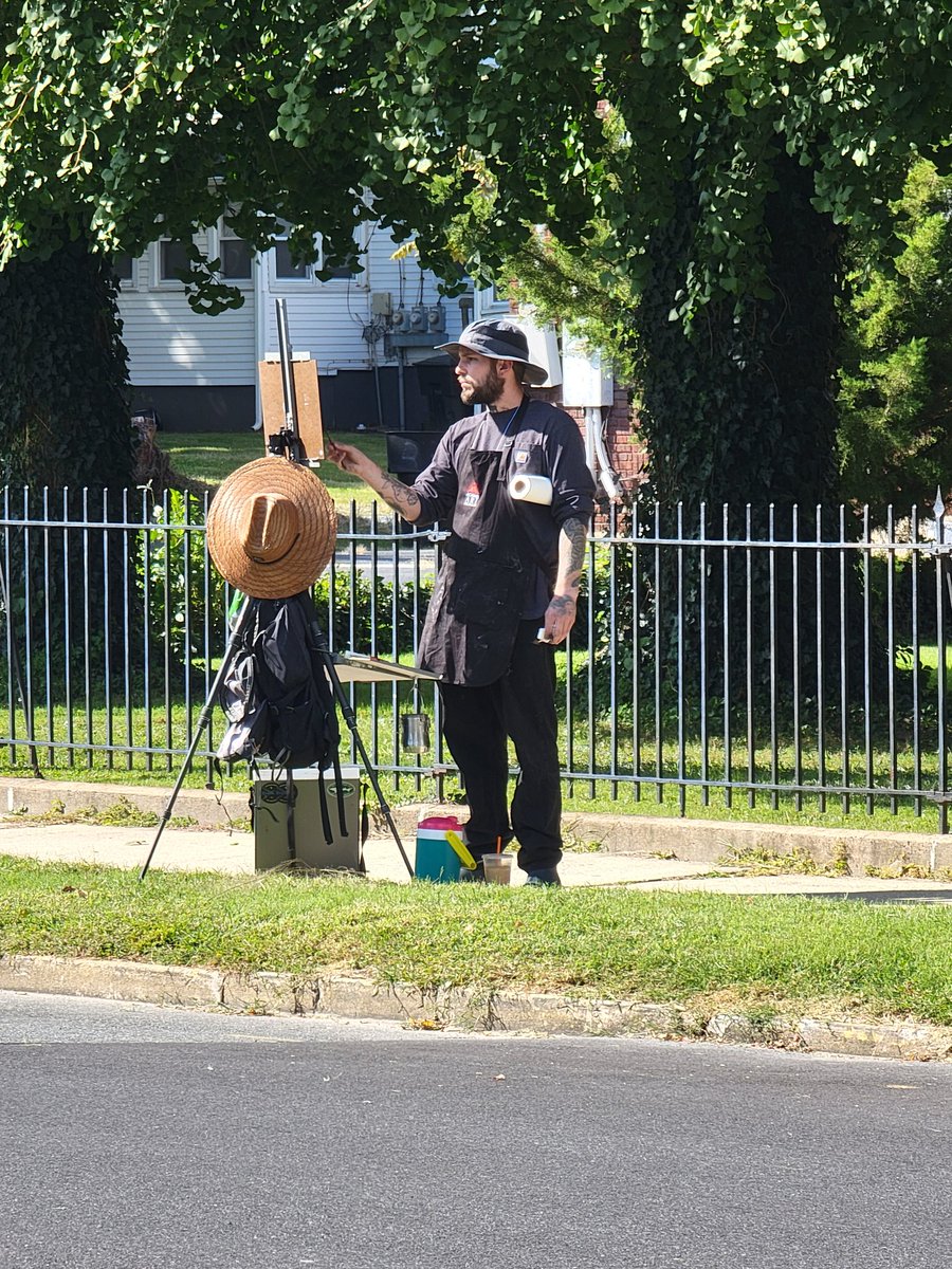 LoganBAnderson's tweet photo. An artful day in #doverdelaware, while out on assignment I came across many #artists painting scenes of the #FirstState 
#coolstuff #supportartists https://t.co/OK3Fhzy1S8