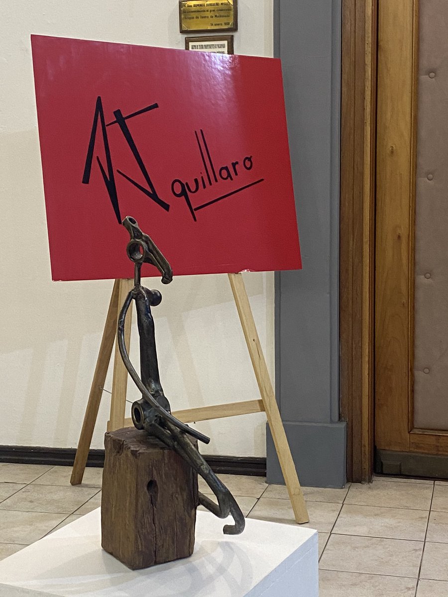 AleLeider's tweet photo. Hola Twitter! En #maldonado viendo la exposición de #antoniosquillaro https://t.co/CZHfMIWzBi