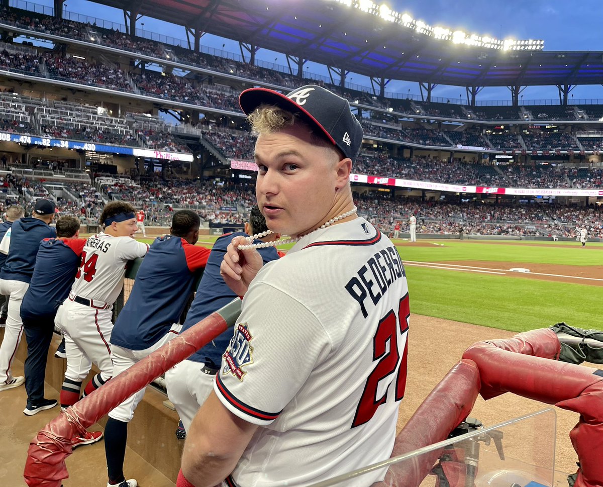 braves player pearls