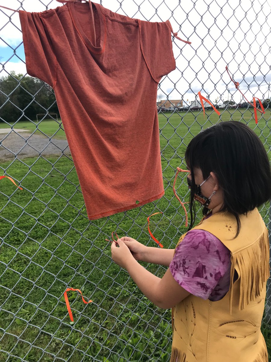 Words can’t describe my appreciation for the inquisitive and reflective minds of students in 4/5 @HPEDSB_QEB! Great conversations about students drive for unity and equality moving forward 🧡#OrangeShirtDay #EveryChildMatters 
#TruthAndReconciliation