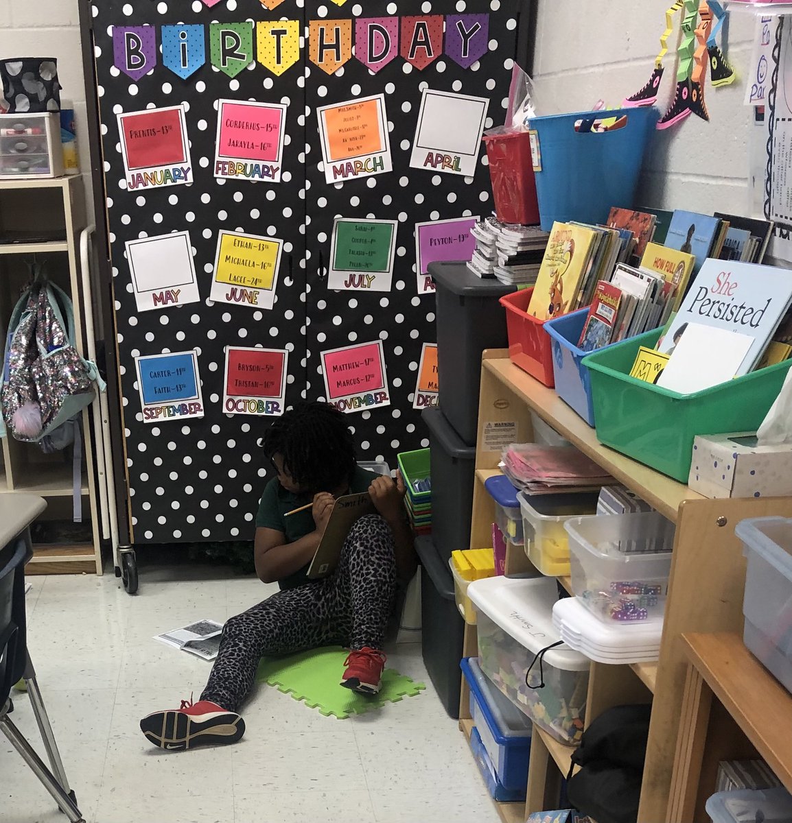 SmithJama's tweet photo. Ss read and took notes on salamanders today. They worked so hard. I can’t wait to read their published pieces tomorrow. 🥰 @TweetDCS_OES #teamDCS https://t.co/6XOb4UY9wg