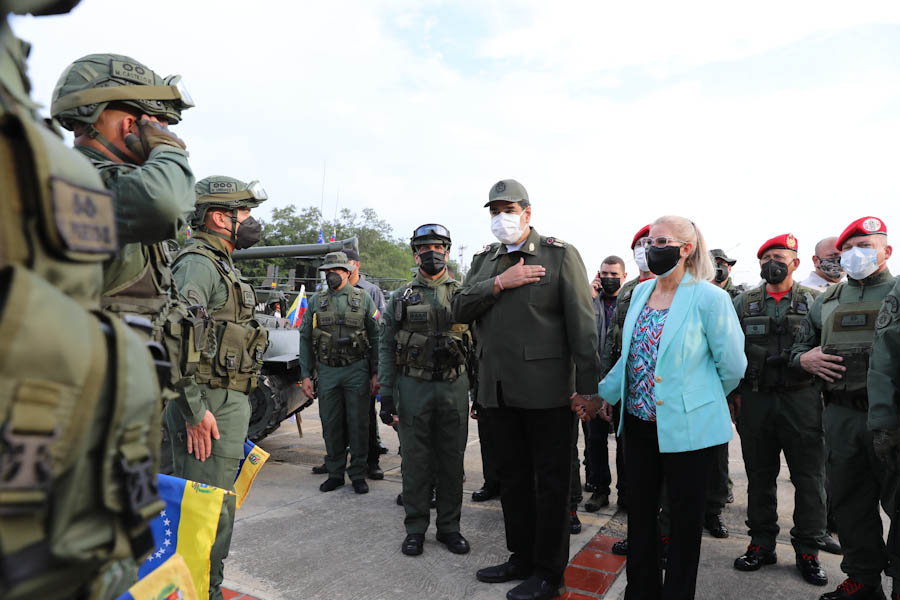 RedRadioVe's tweet photo. #ATENCIÓN | El Presidente @NicolasMaduro alerta sobre "Terroristas Armados Narcotraficantes de Colombia" (TANCOL), y aseguró parte de la estrategia de la oligarquía colombiana es infiltrarlos en Venezuela. https://t.co/EBJuhCLMYA