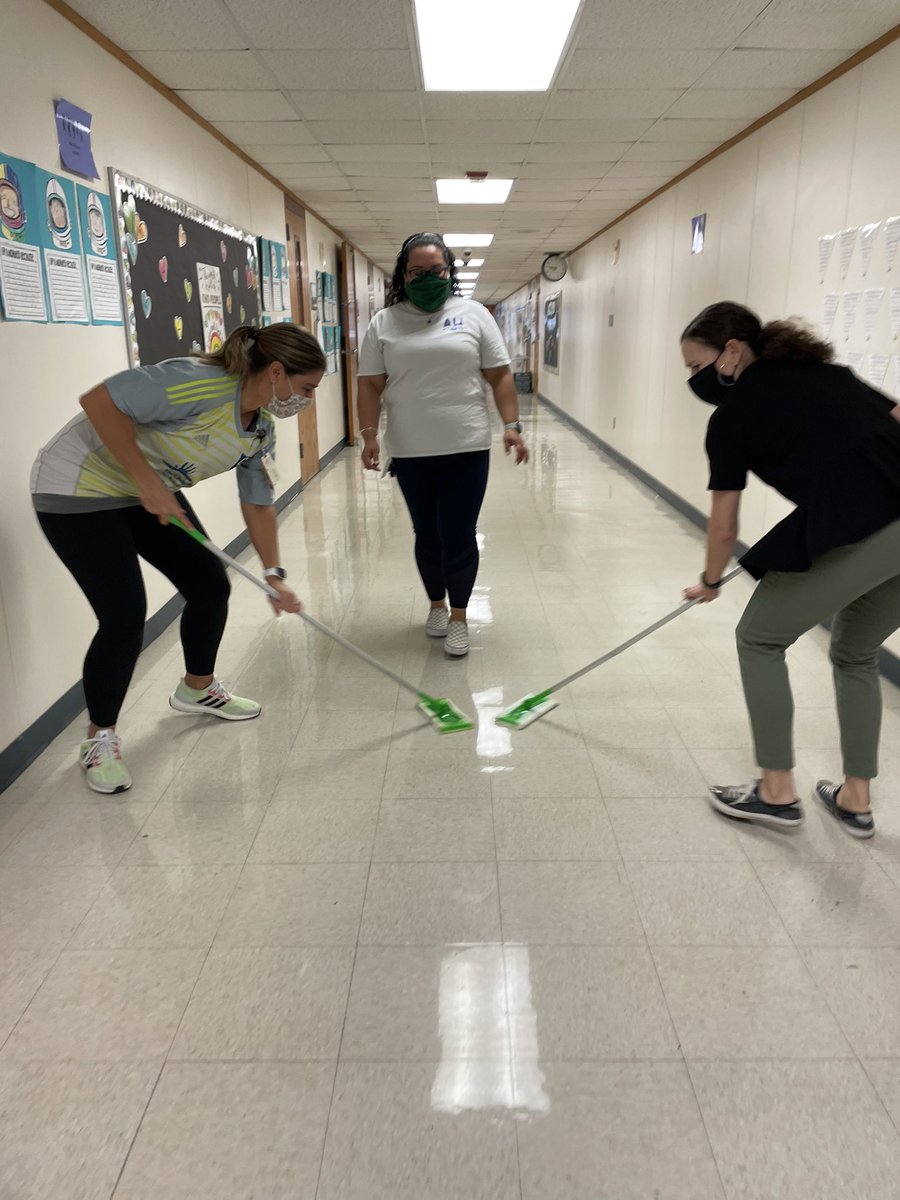It’s dress like your favorite Olympic sport day for Mule Games today…Curling anyone?? <a href="/jenndeleon76/">Jennifer DeLeon</a> <a href="/Suzarv/">Mrs. Arevalo</a> <a href="/Cambridge_AH/">🐴Cambridge Elementary AH</a>