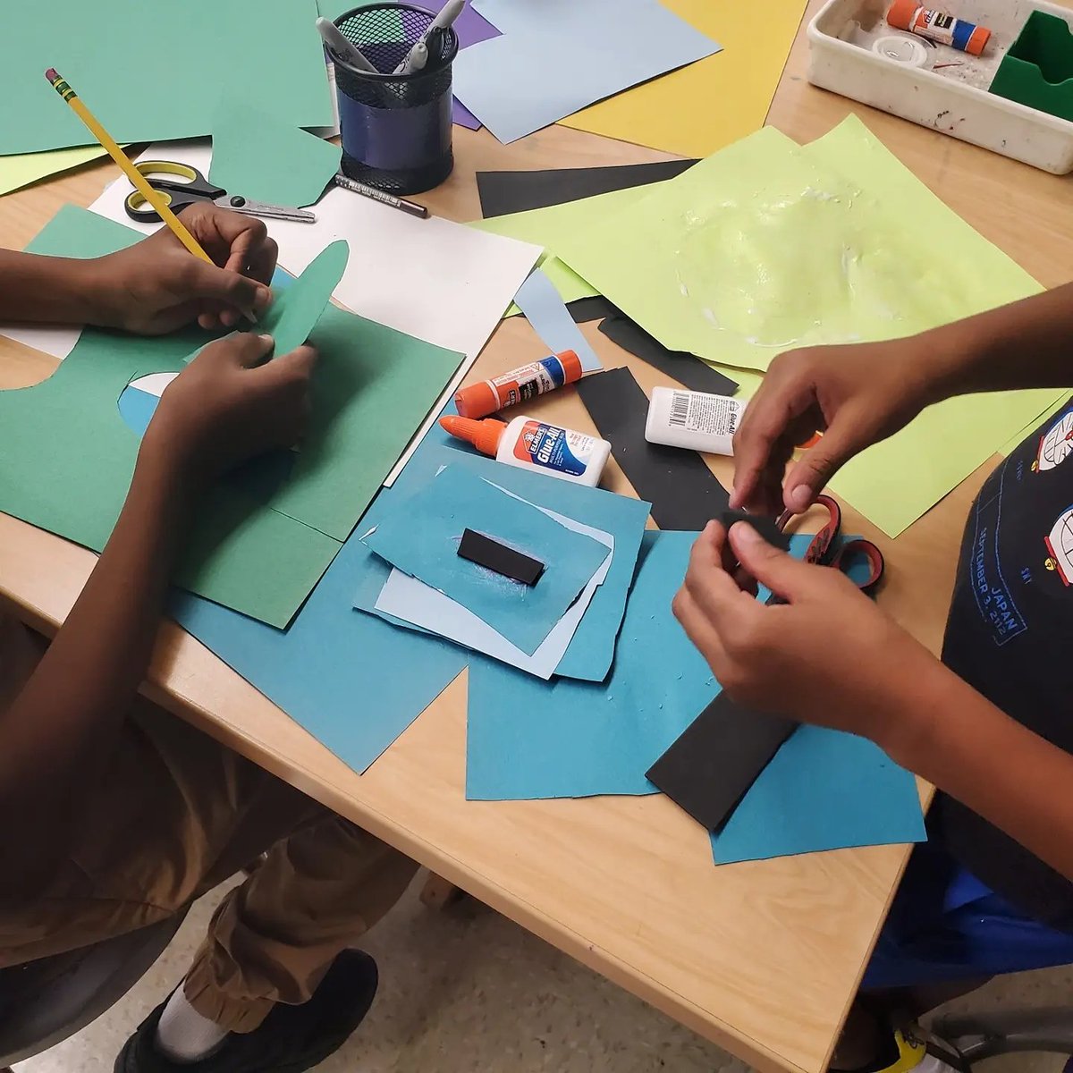 tagueart's tweet photo. Wrapping up our #jenstark inspired paintings and some are choosing to go further with pop-up collages.
#d97art #oakpark97 #irving97 #WeAreD97 #collagestation #TABart #tabchoice #tabartroom https://t.co/xwAtaY7f6s