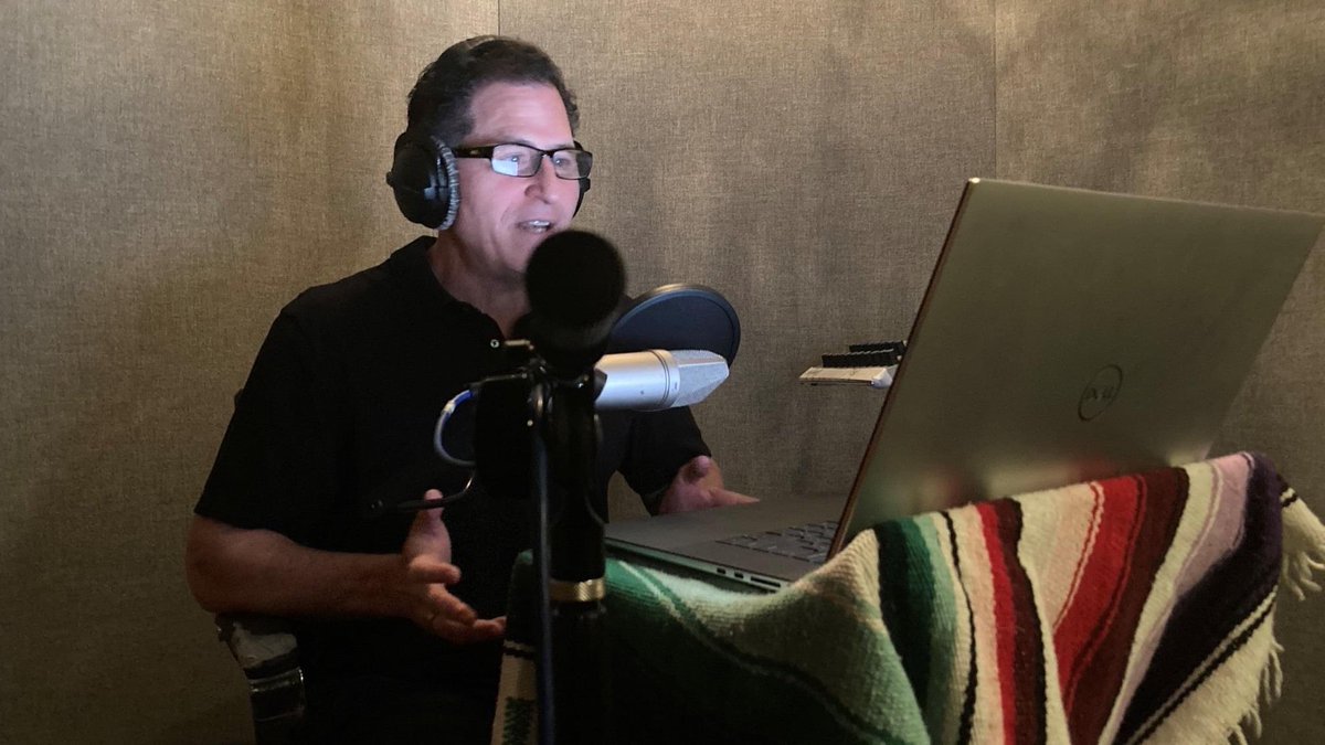 I read my own book for the audio version of #PlayNiceButWin. It was emotionally draining and physically and mentally far more challenging than I expected! But I'm glad I did it and hope you all enjoy it! And yes, that's an XPS 17! penguinrandomhouse.com/books/622986/p…
